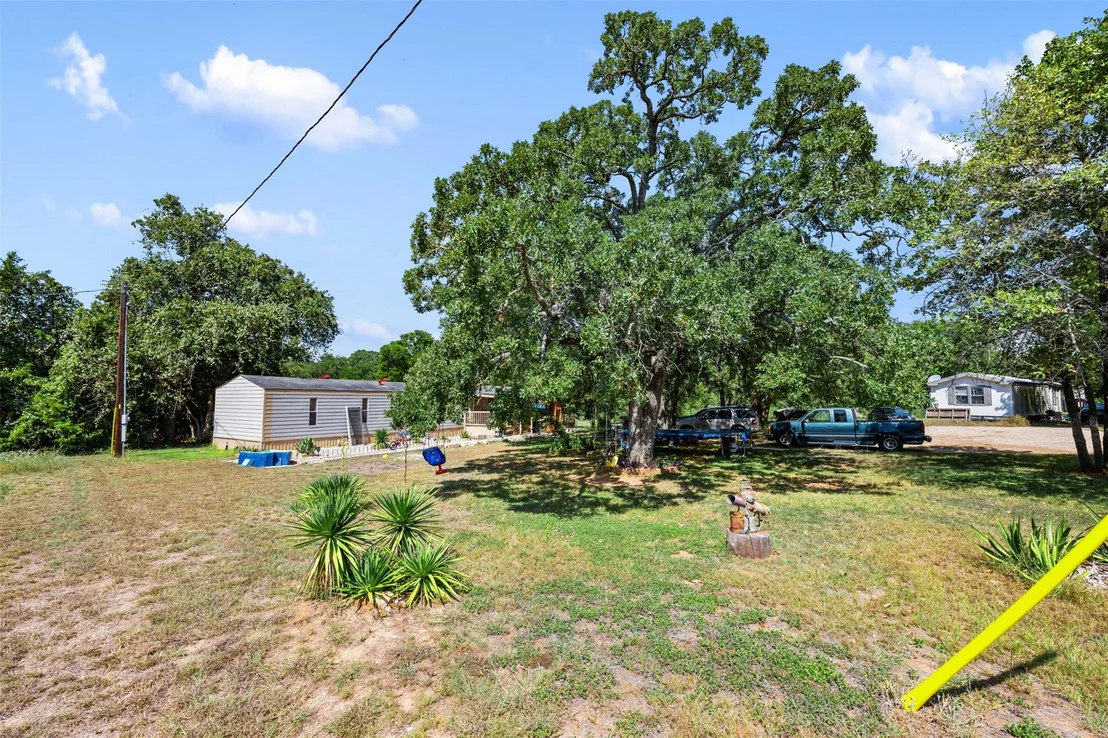 Photo of Unit 1 at 2057 US-290 Highway E