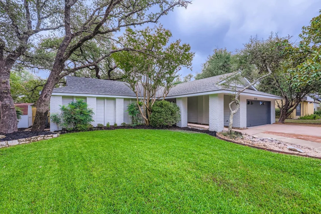 Photo of 11703 Oak Knoll DR