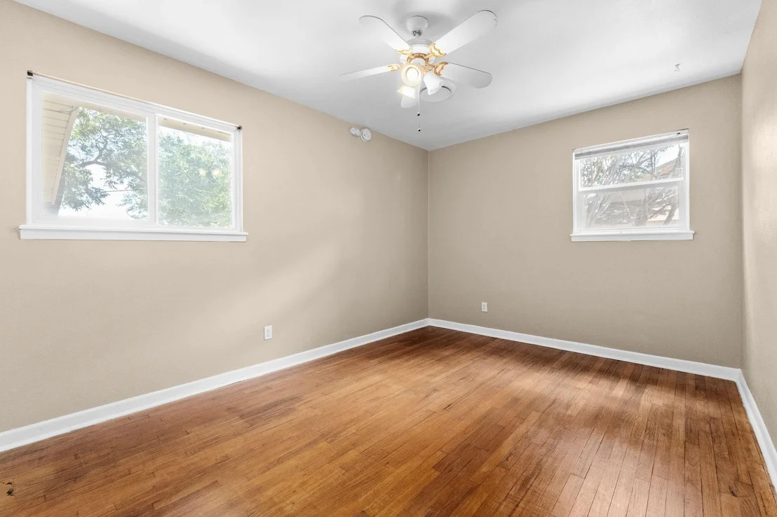 Photo of 1301 West LN