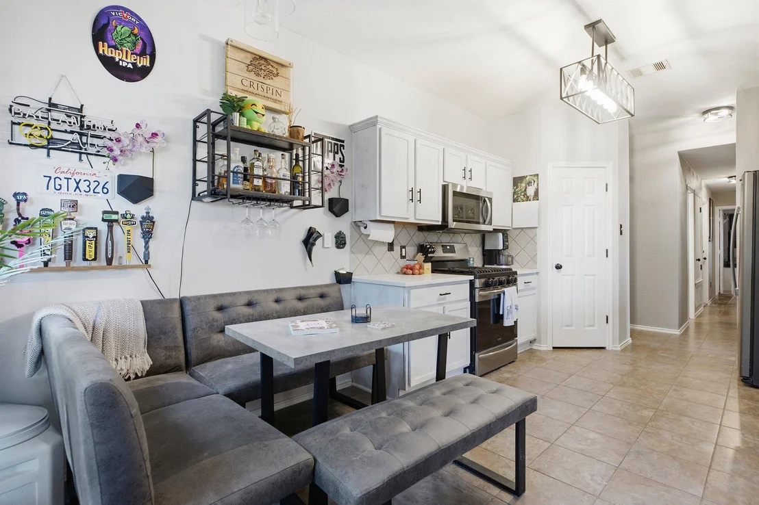Photo of 3133 Clinton PL