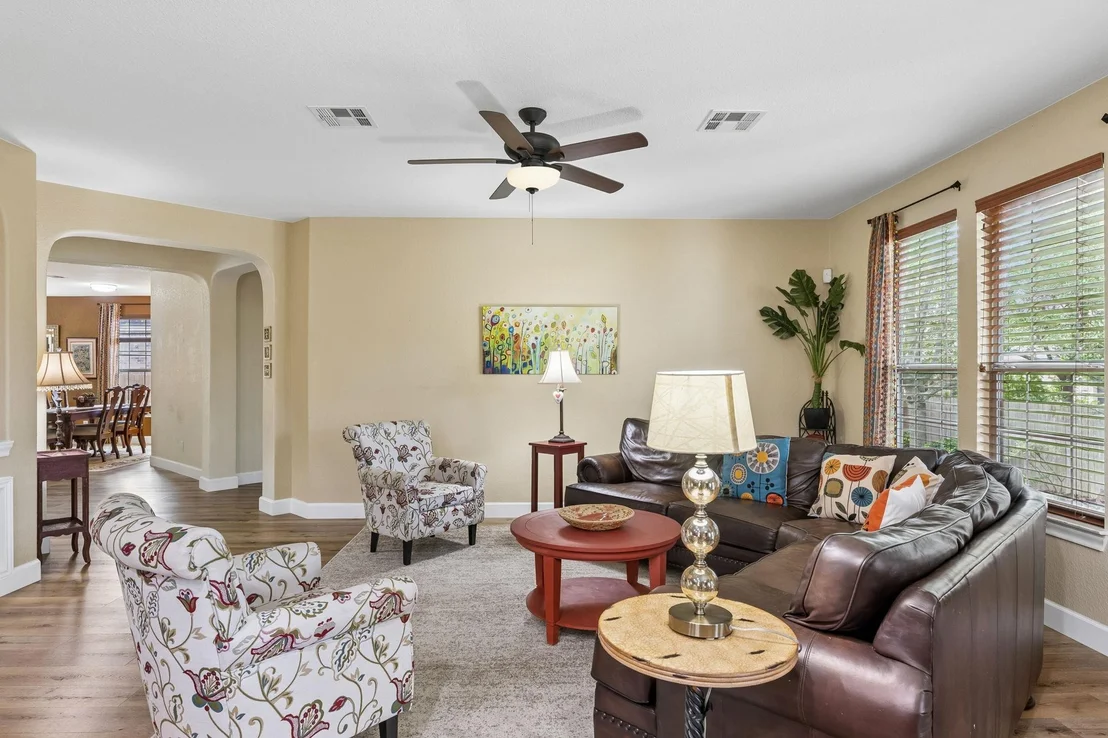 Photo of 309 Island Oak DR