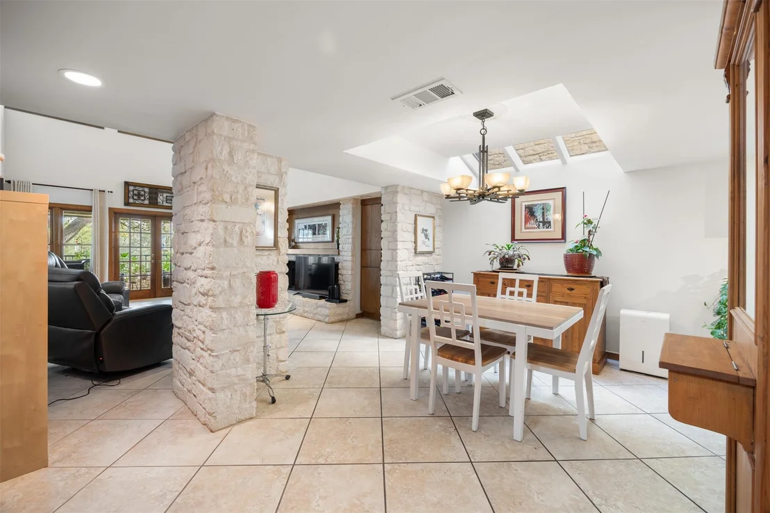 Photo of 116 W Eagle DR