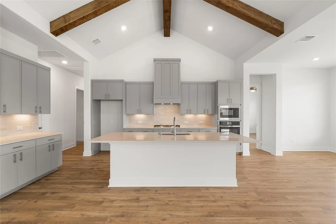 Photo of 2105 Tobiano TRCE