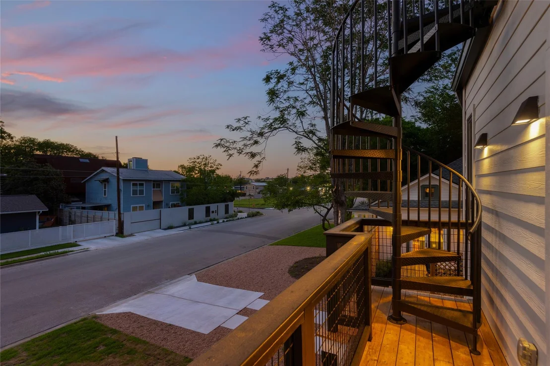 Photo of 87 Chalmers Ave