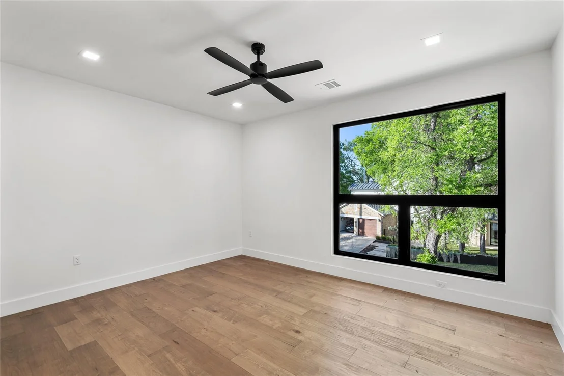 Photo of 2605 Rae Dell Ave