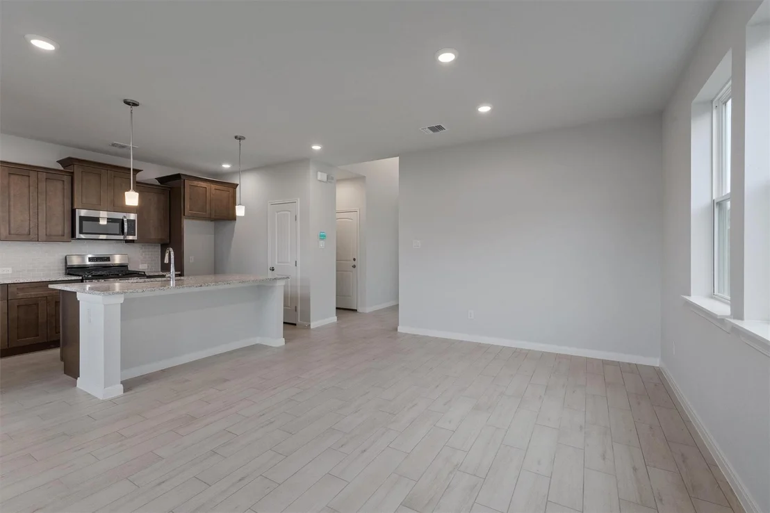 Photo of 313 Stellar Wind DR