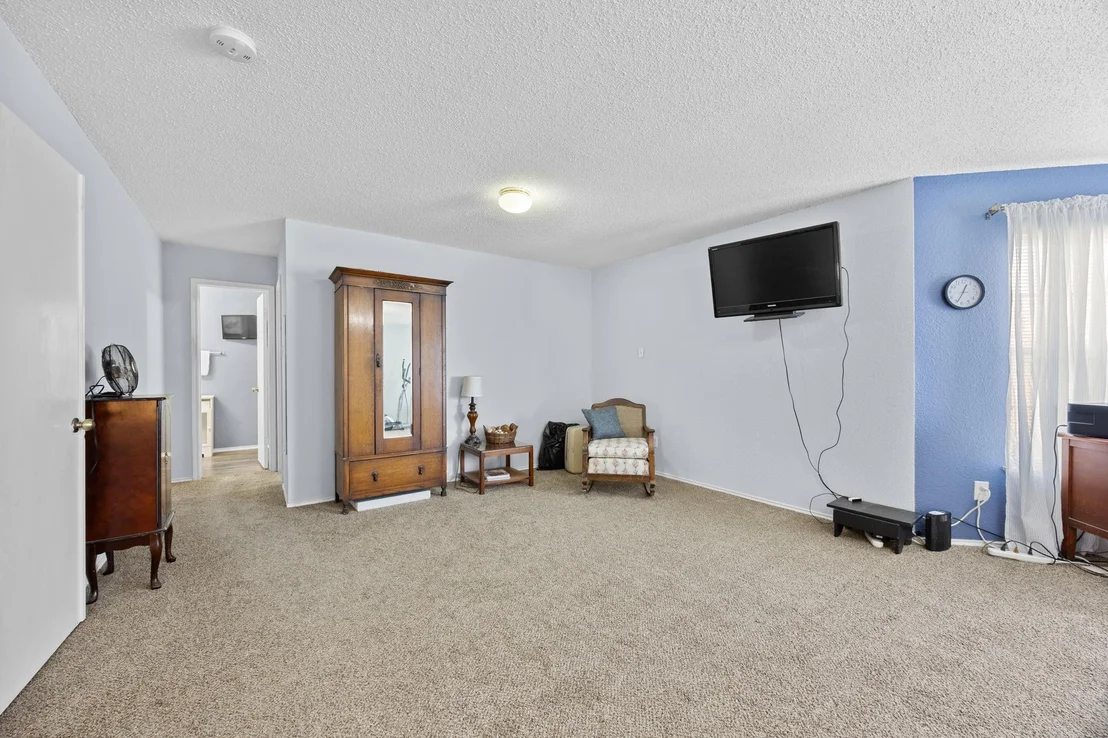 Photo of 1001 Canterbury TRL
