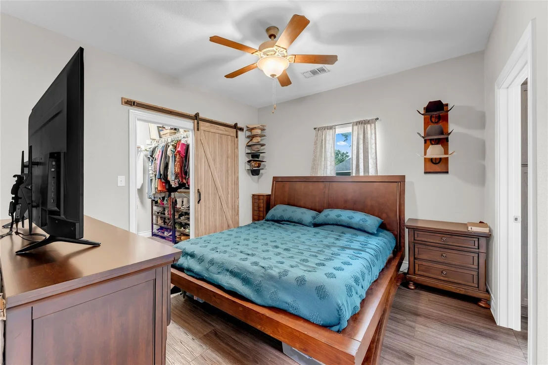 Photo of 102 Fox CIR