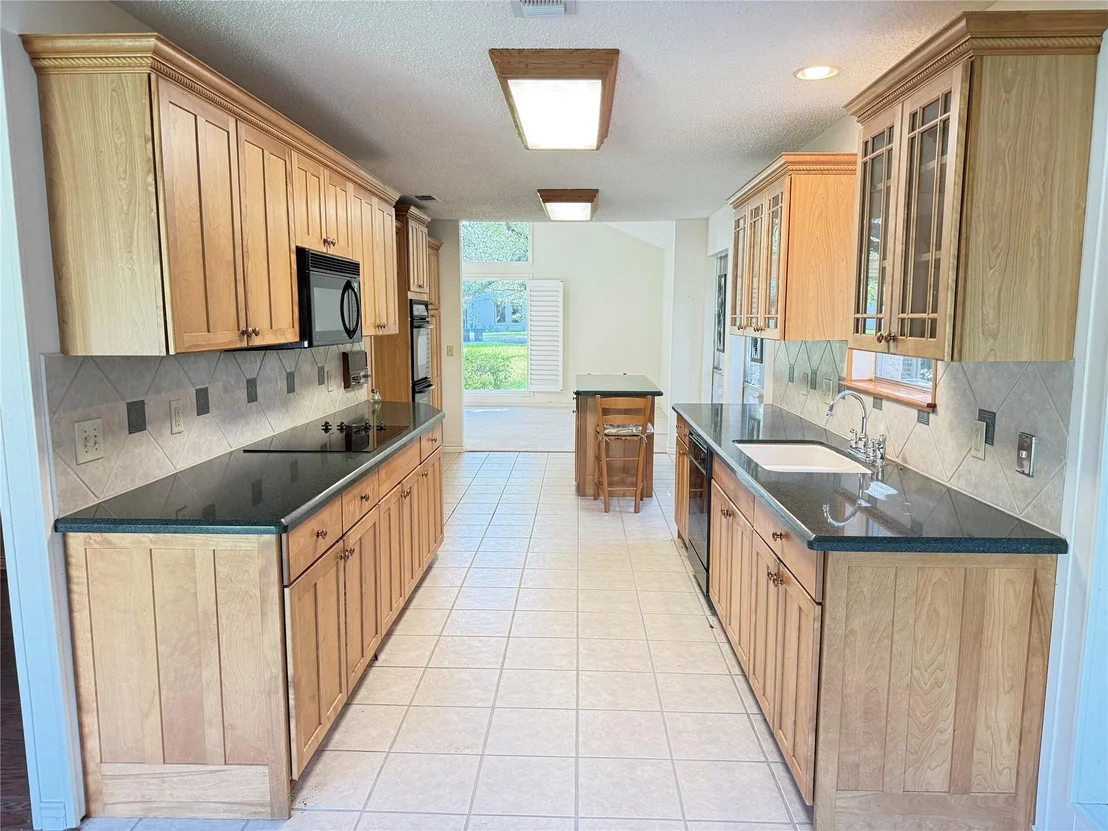 Photo of 11906 Brookwood CIR