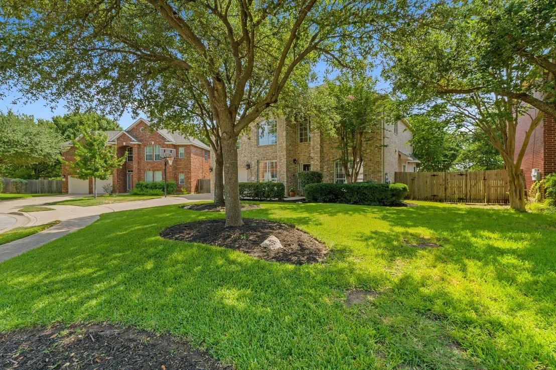 Photo of 1104 Camden CV