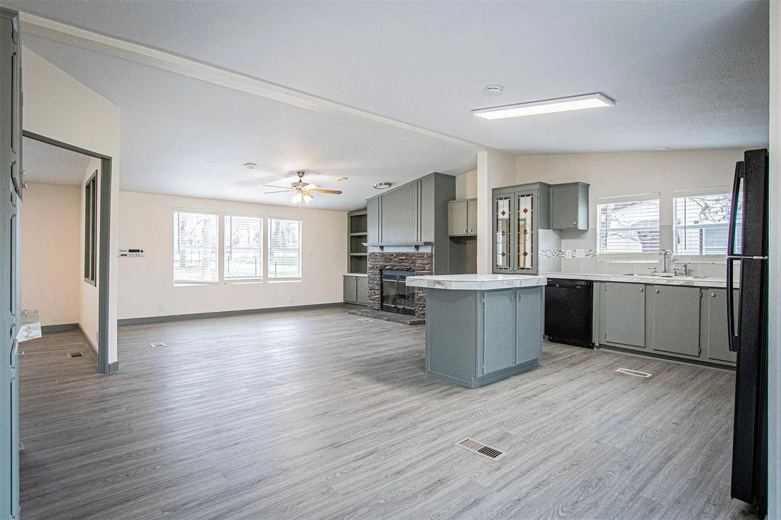 Photo of 241 Comancheria TRL