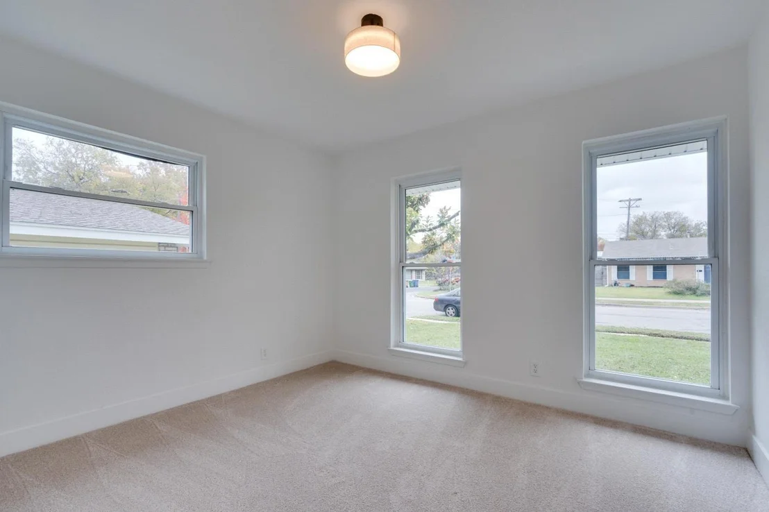 Photo of 1002 Alden DR