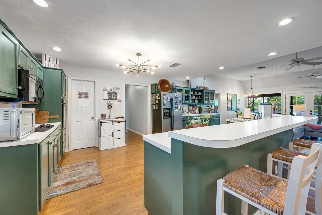 Photo of 23258 Edgewater DR