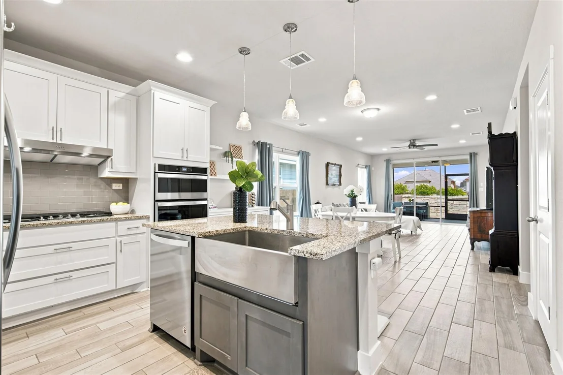 Photo of 208 Winding Hollow LN