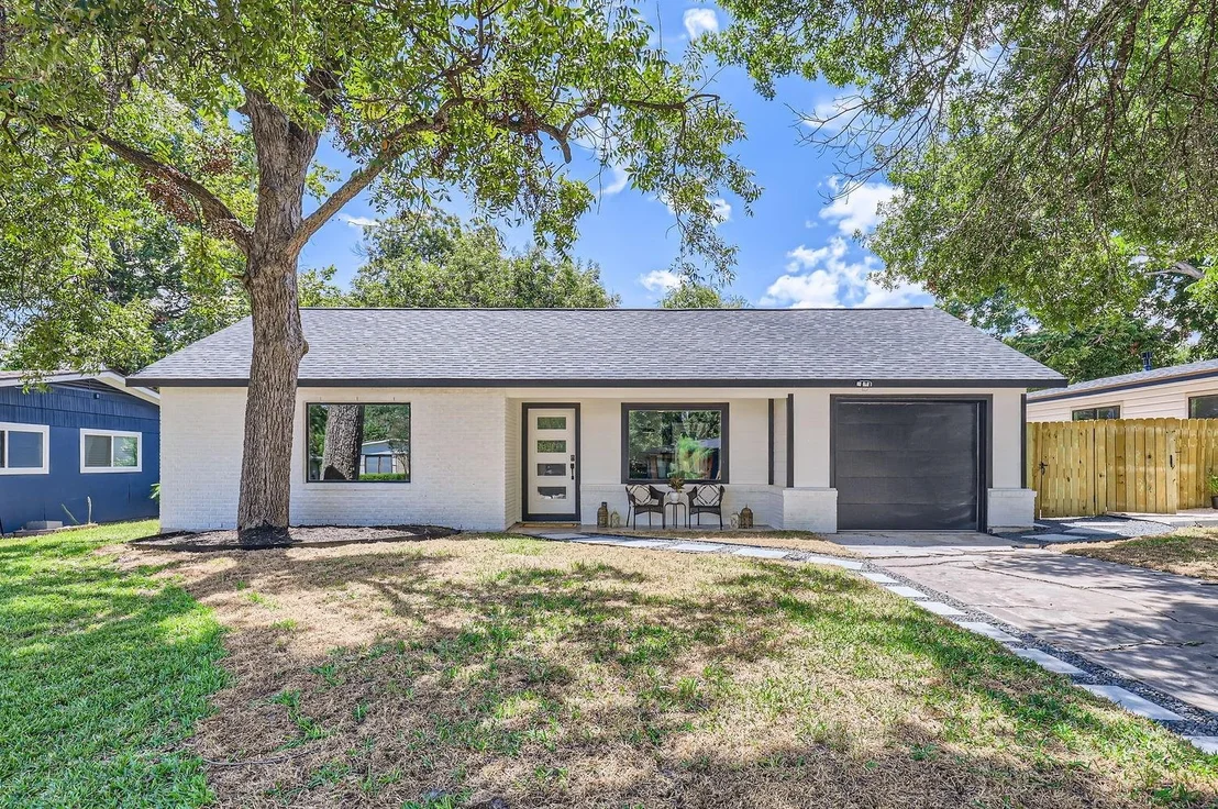 Photo of 1403 Hillcrest DR