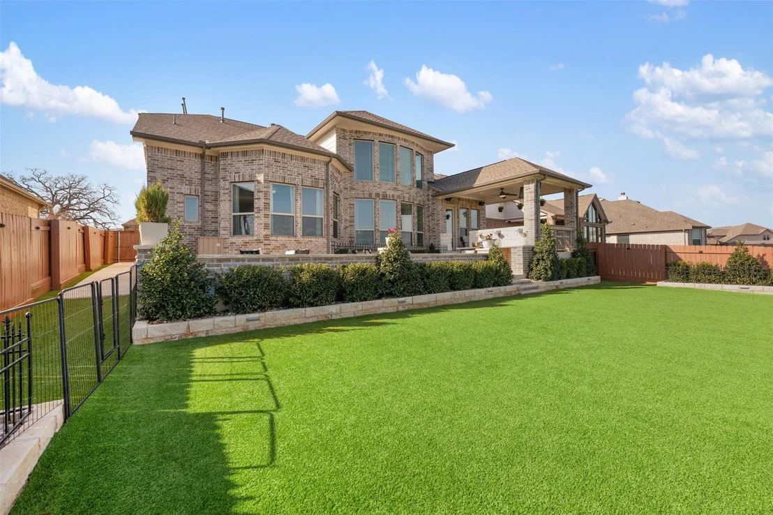 Photo of 2116 Ambling TRL