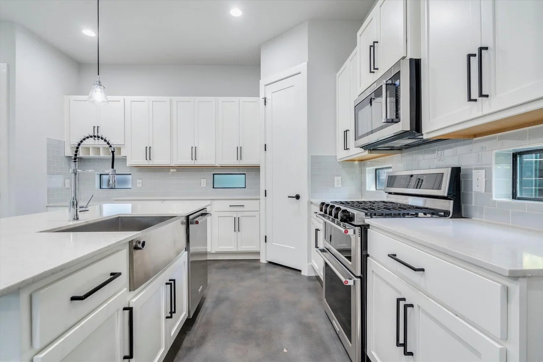 Photo of Unit 1 at 302 Irma DR