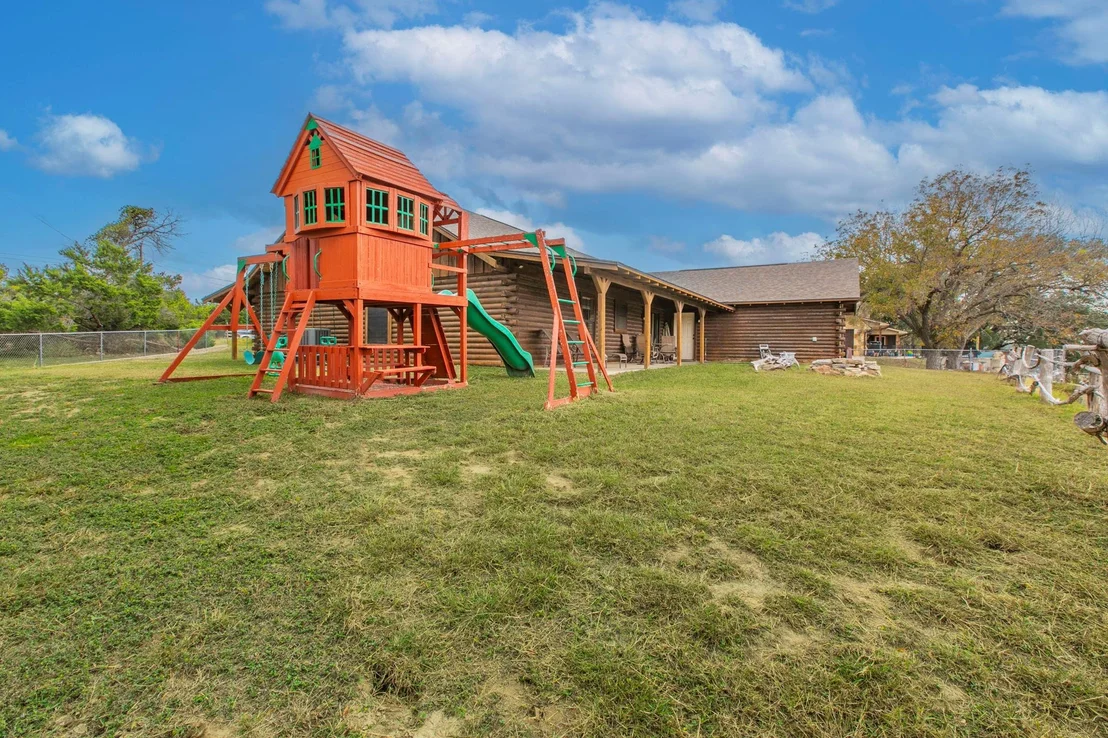Photo of 5200 Ledge RD