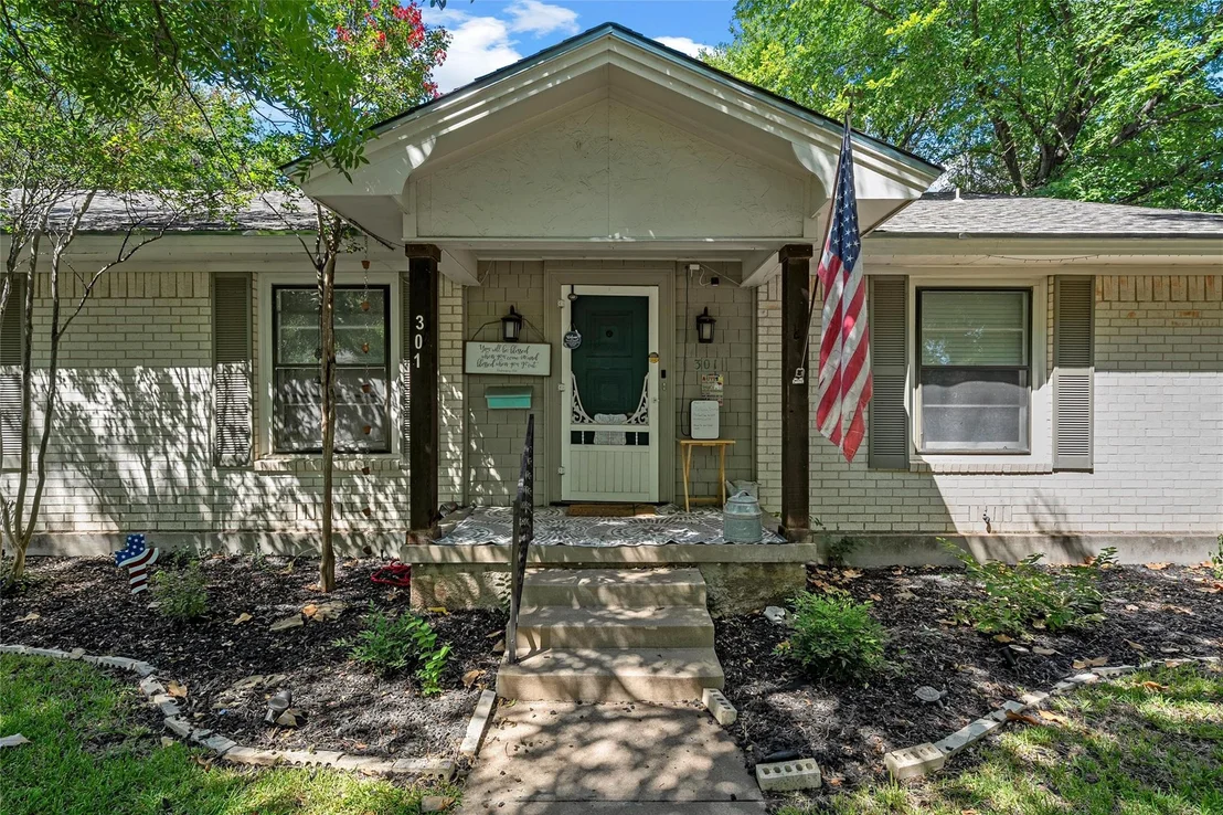 Photo of 301 N 40th ST