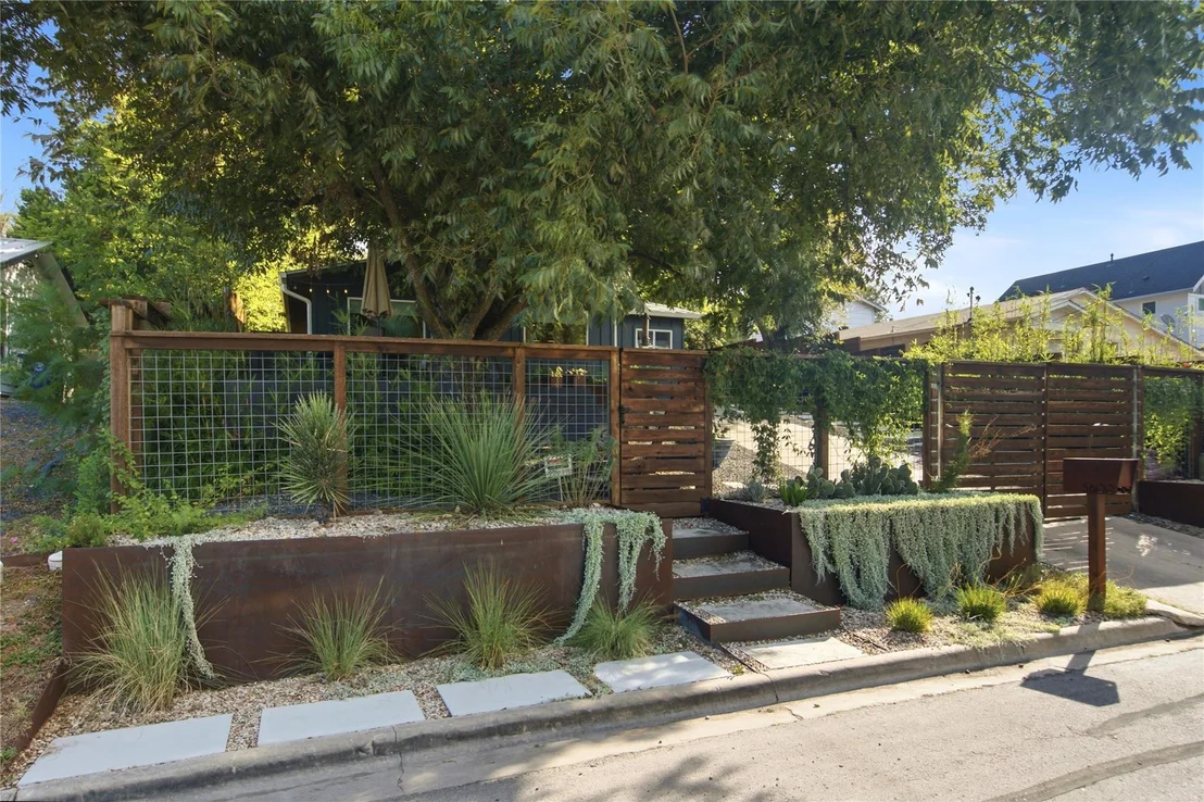 Photo of 5600 Ledesma RD