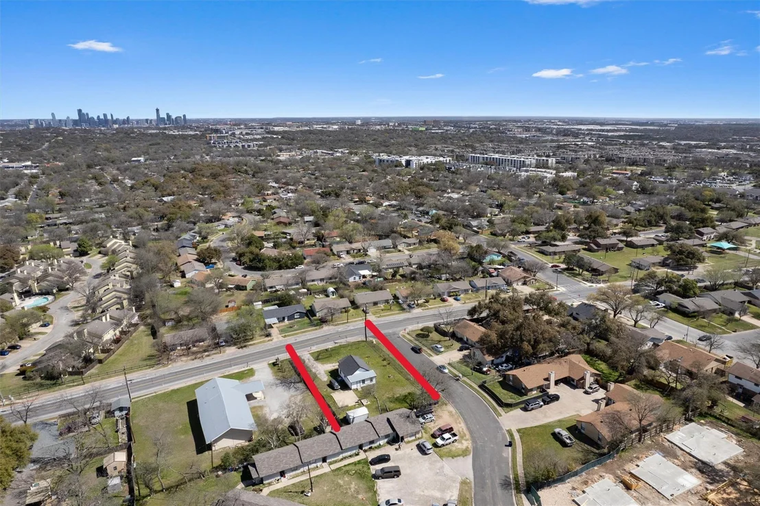 Photo of 401 Eberhart LN