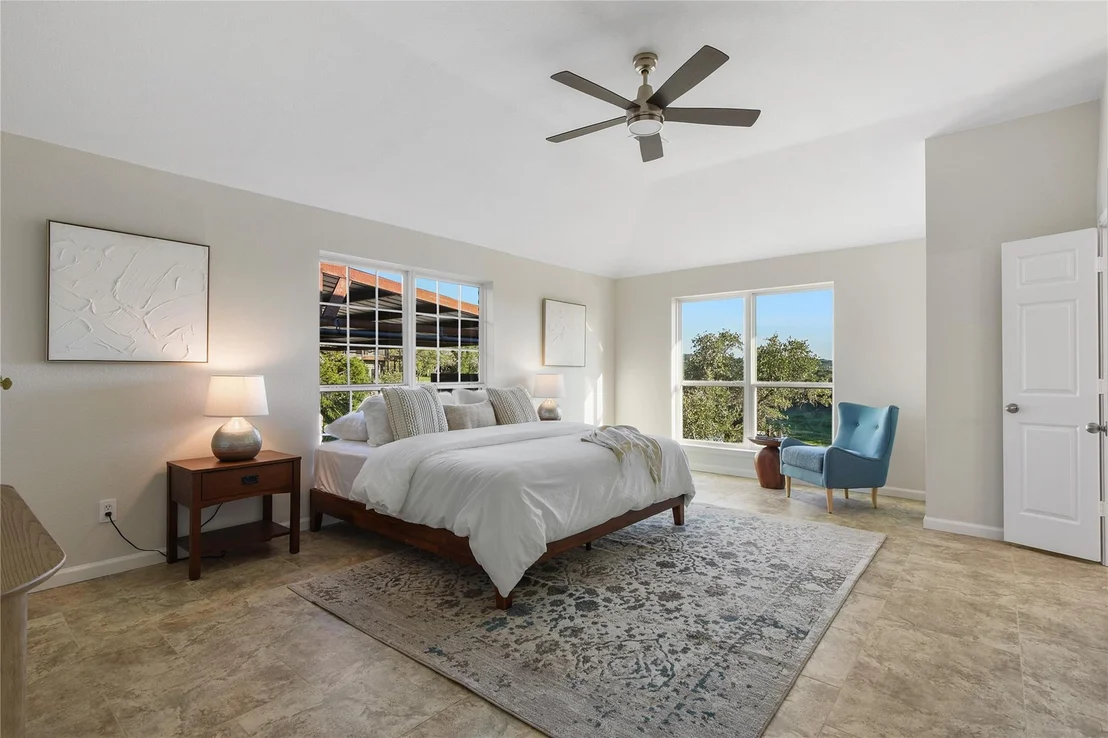 Photo of 1104 Cliffview DR
