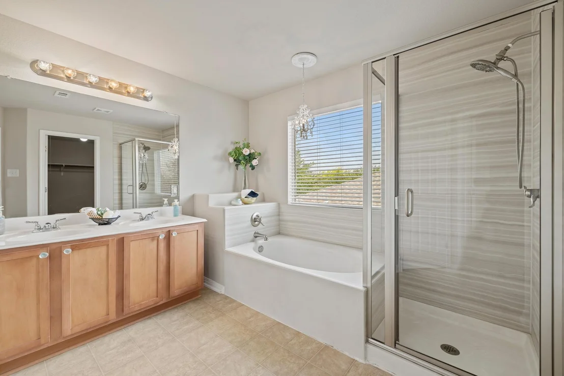 Photo of 1115 Henderson DR
