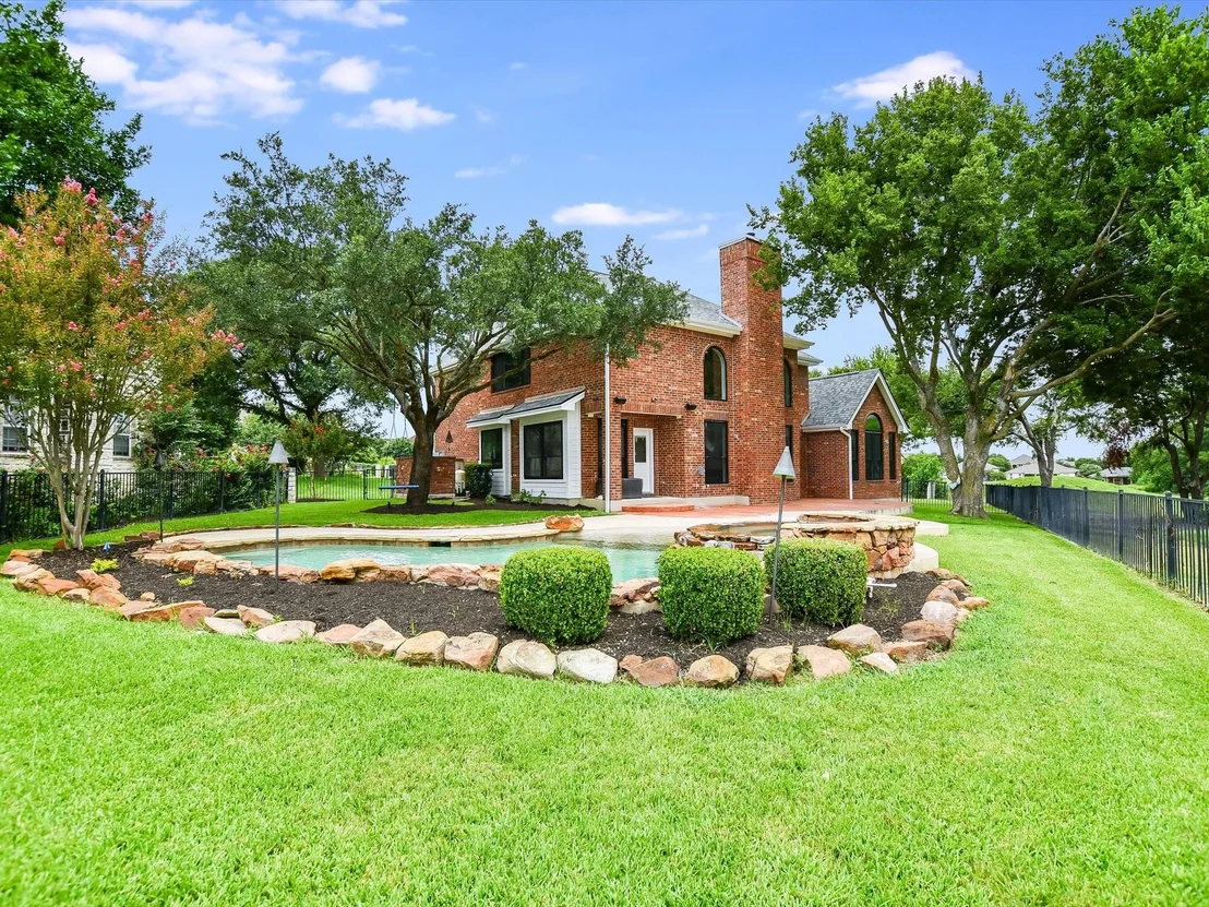 Photo of 2222 Hamlet CIR