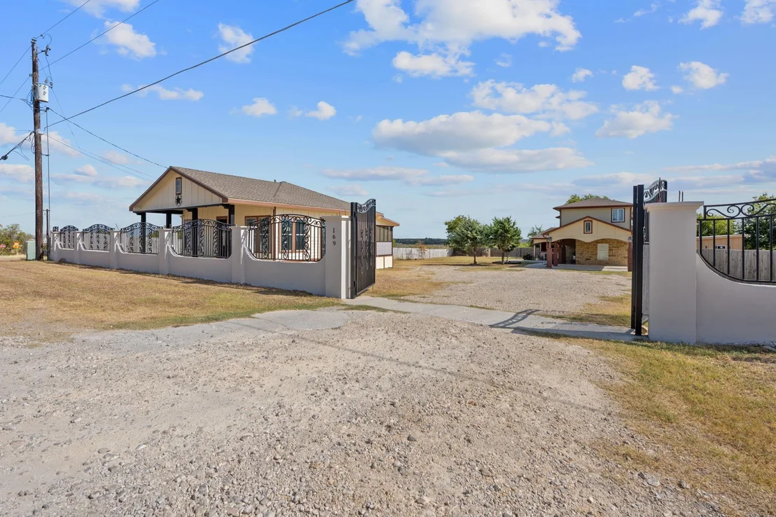 Photo of 169 Ridgetop RD