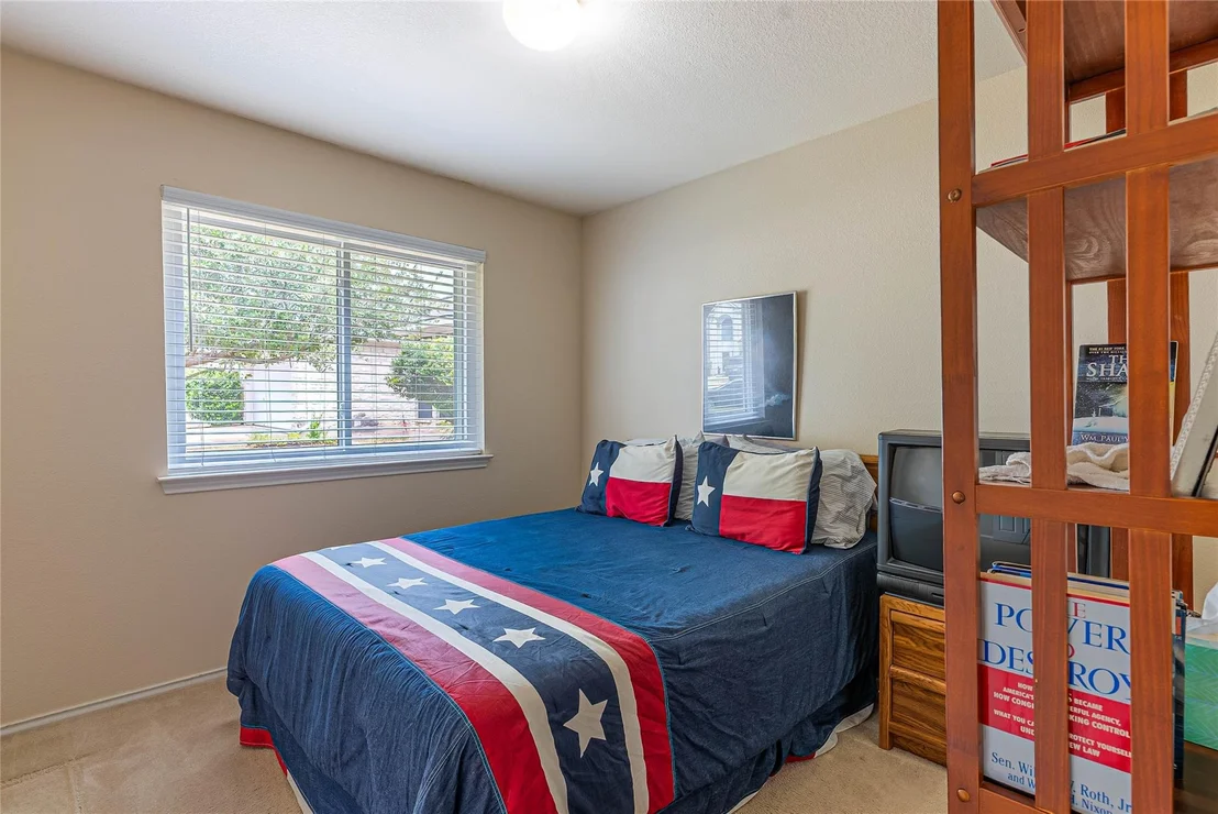 Photo of 1106 Willow Creek DR
