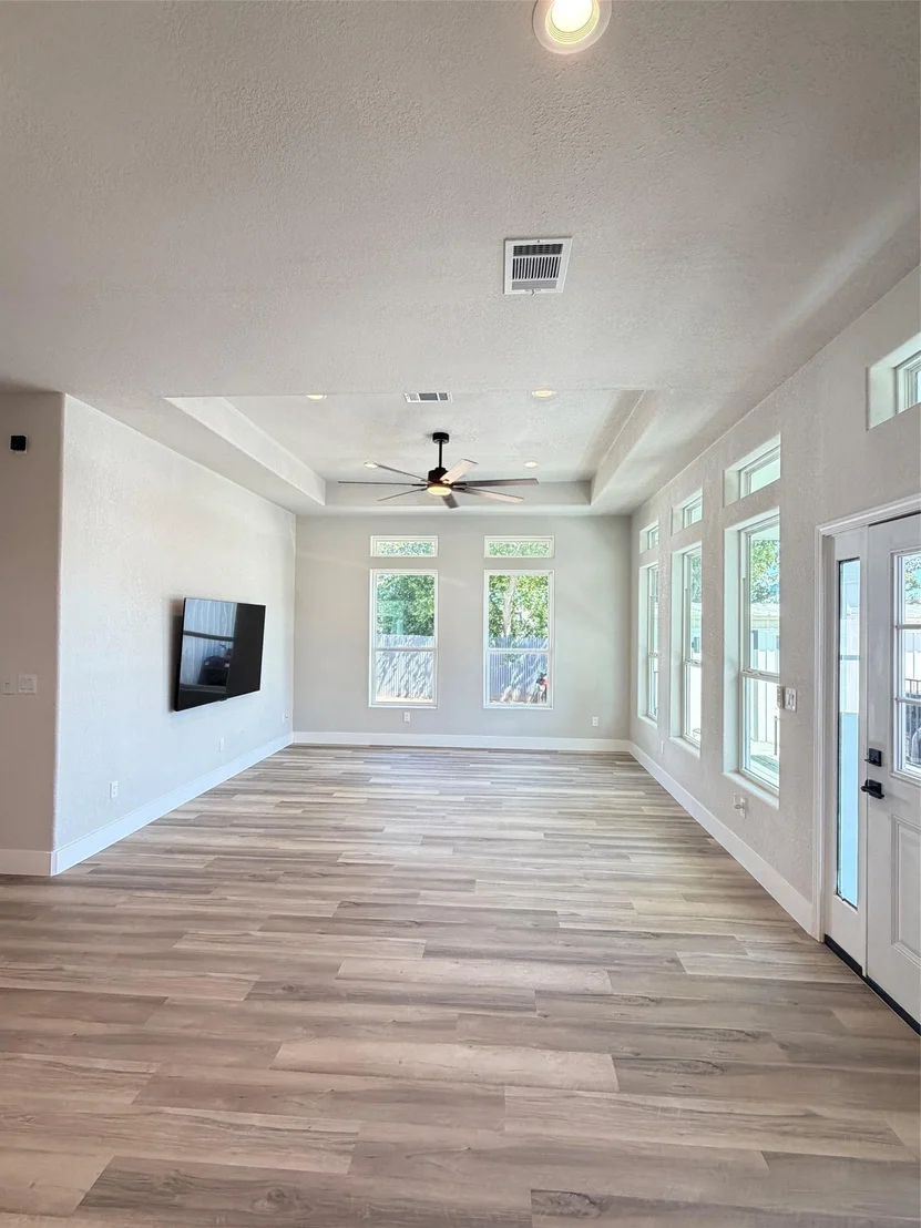 Photo of 195 Covert DR
