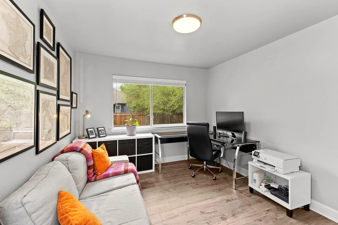 Photo of 1908 Oak Hollow DR
