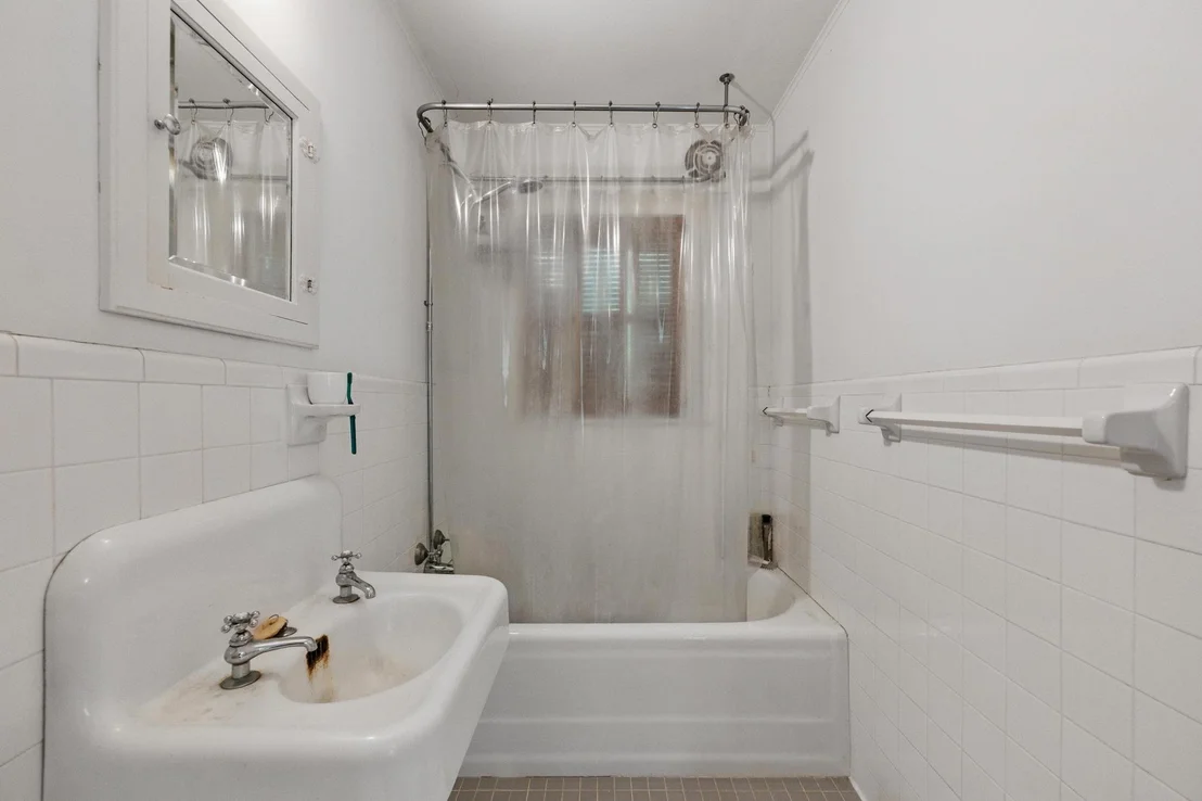 Photo of 1611 Alameda DR