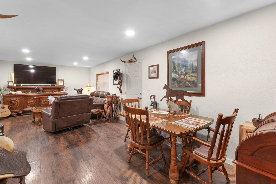 Photo of 817 Ridgeway