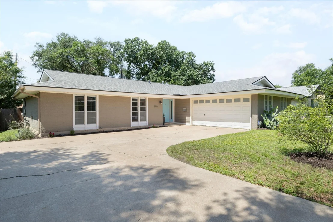 Photo of 1805 Westmoor DR