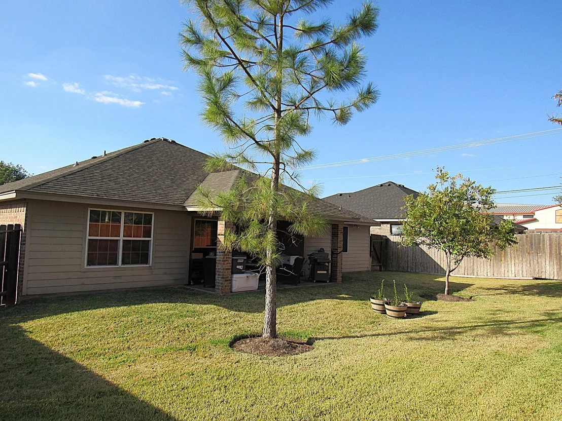Photo of 911 Stonebrook DR