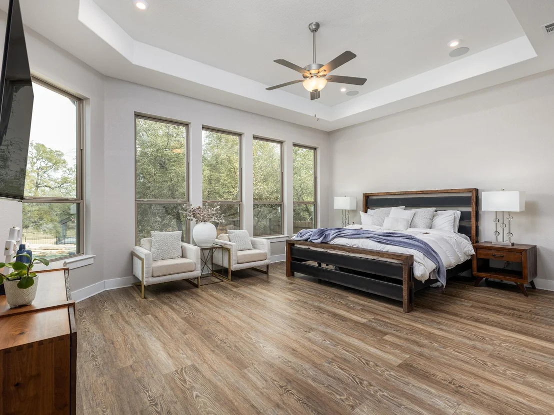 Photo of 901 Clark CV