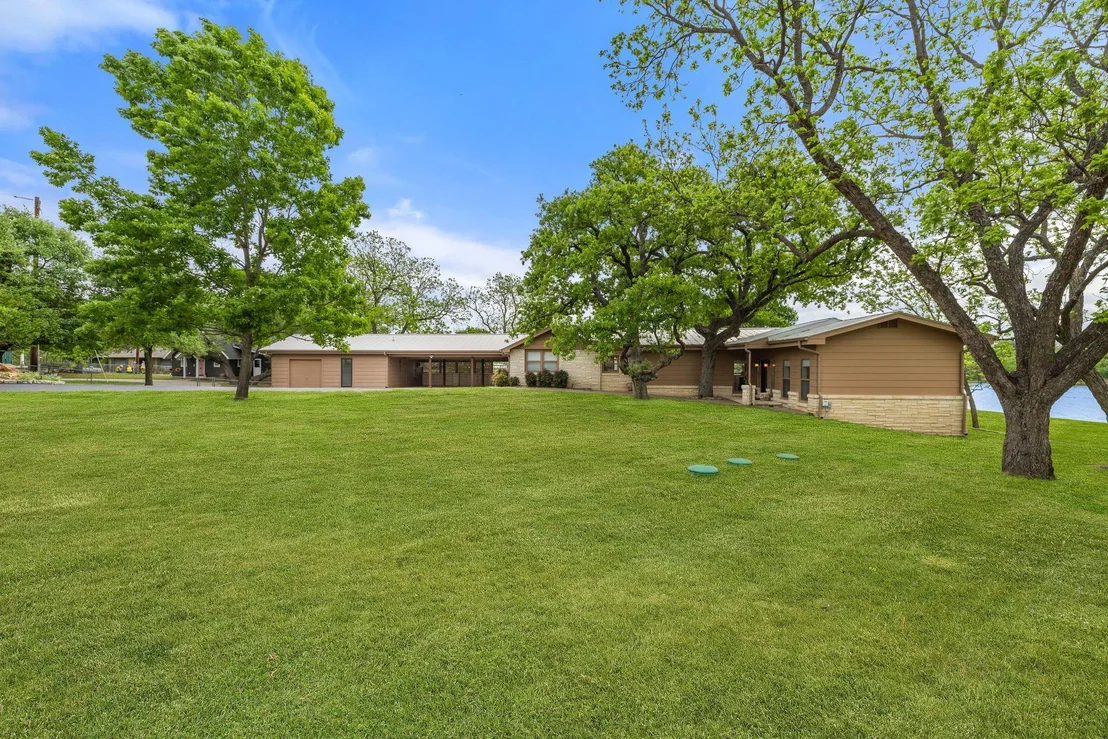 Photo of 104 Bluebonnet CIR