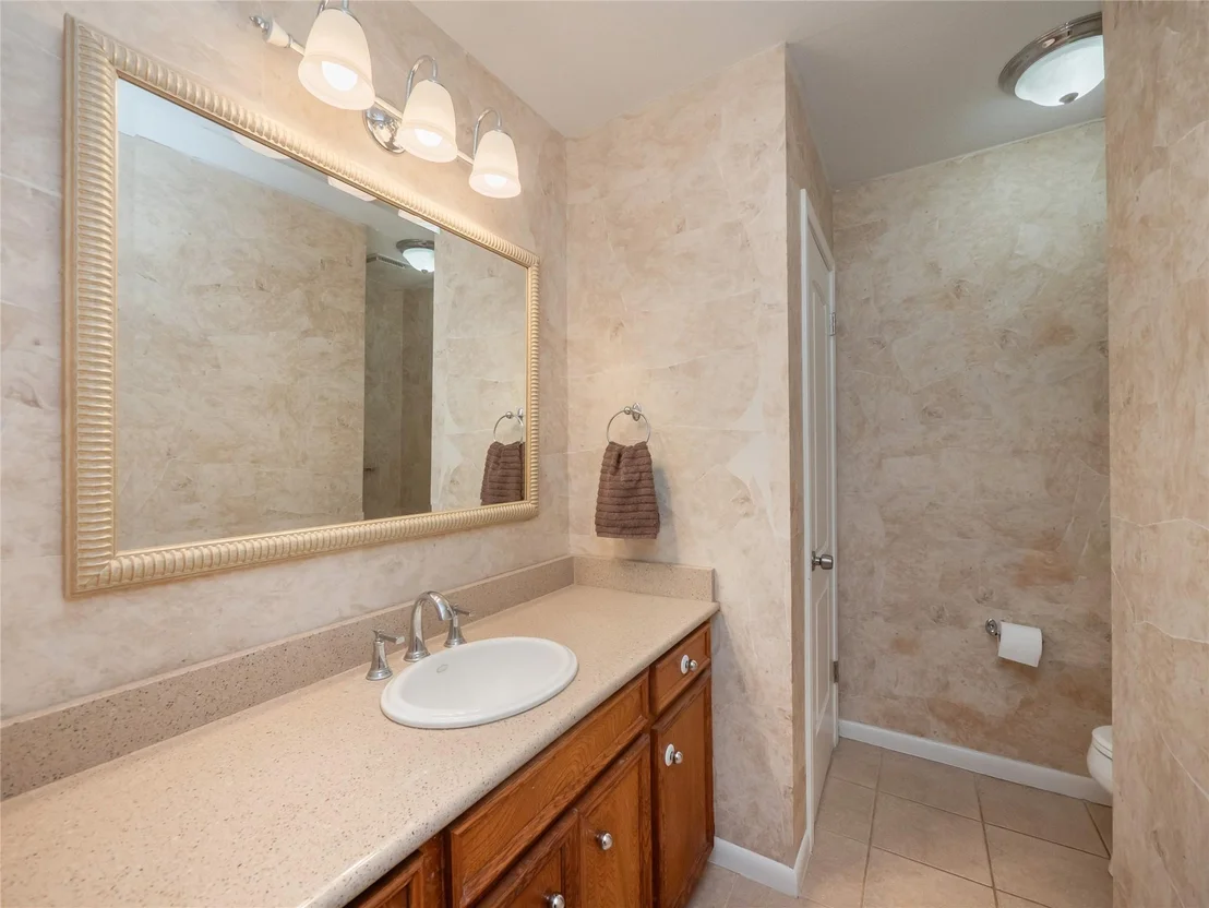 Photo of 1822 Rowe LOOP