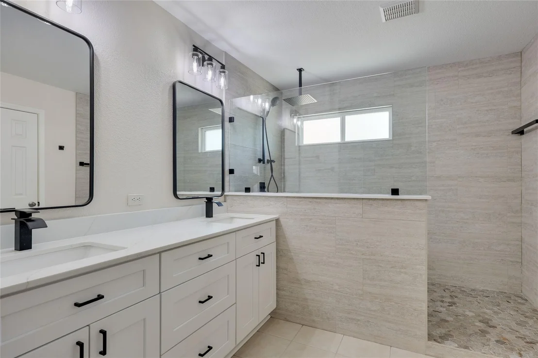 Photo of 328 Hidden Brook LN