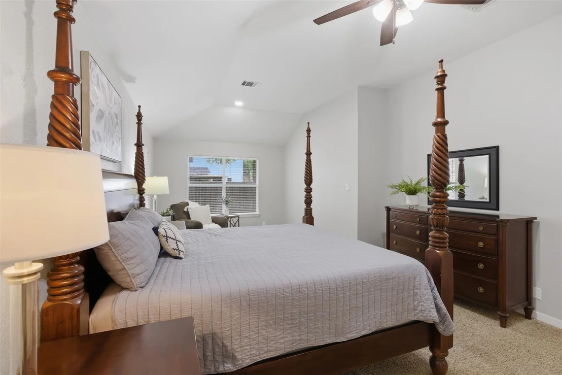 Photo of 2100 Red Oak CIR