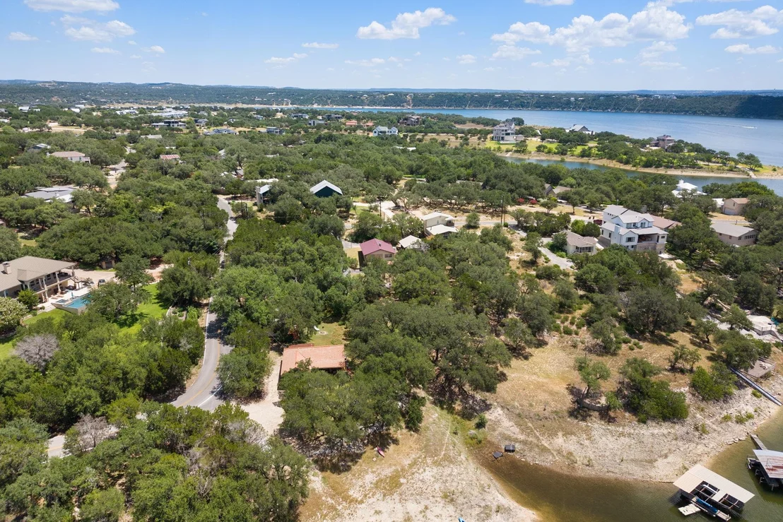 Photo of 1105 Edgewater DR