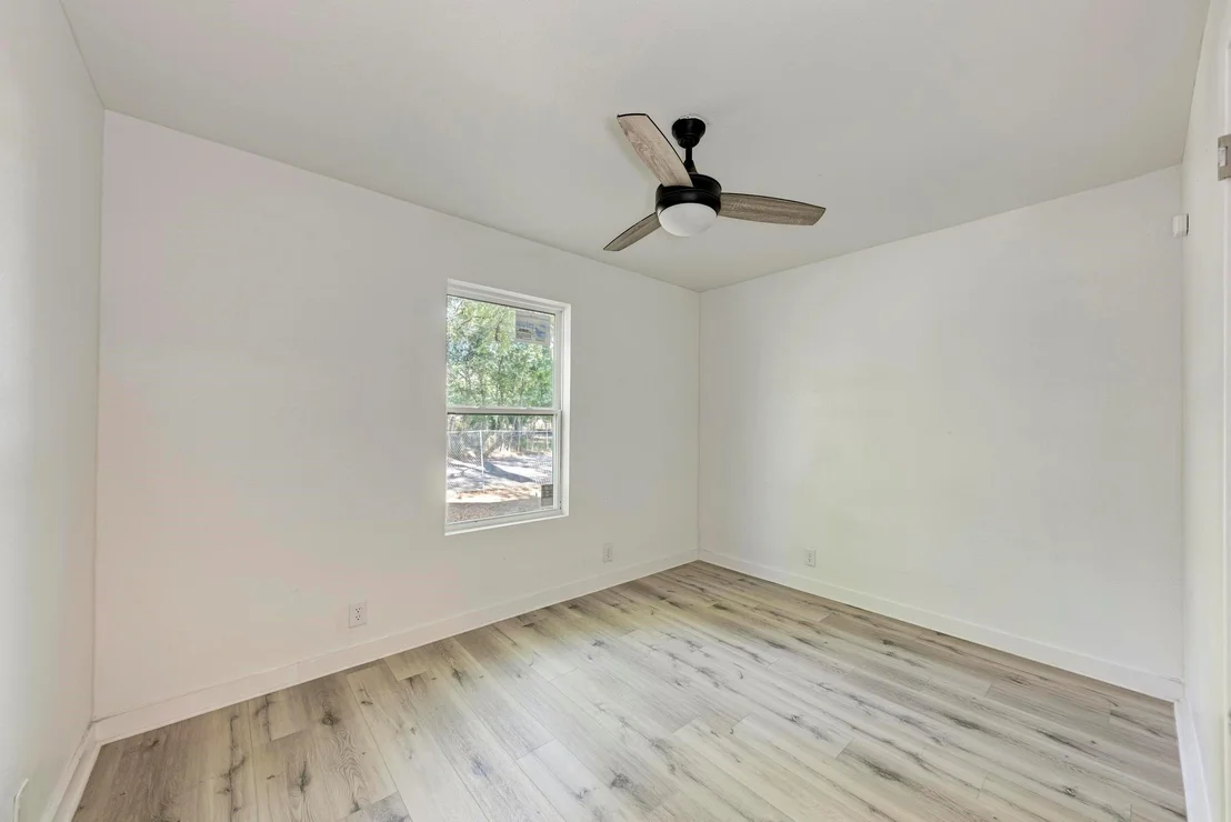 Photo of 718 Barbara DR