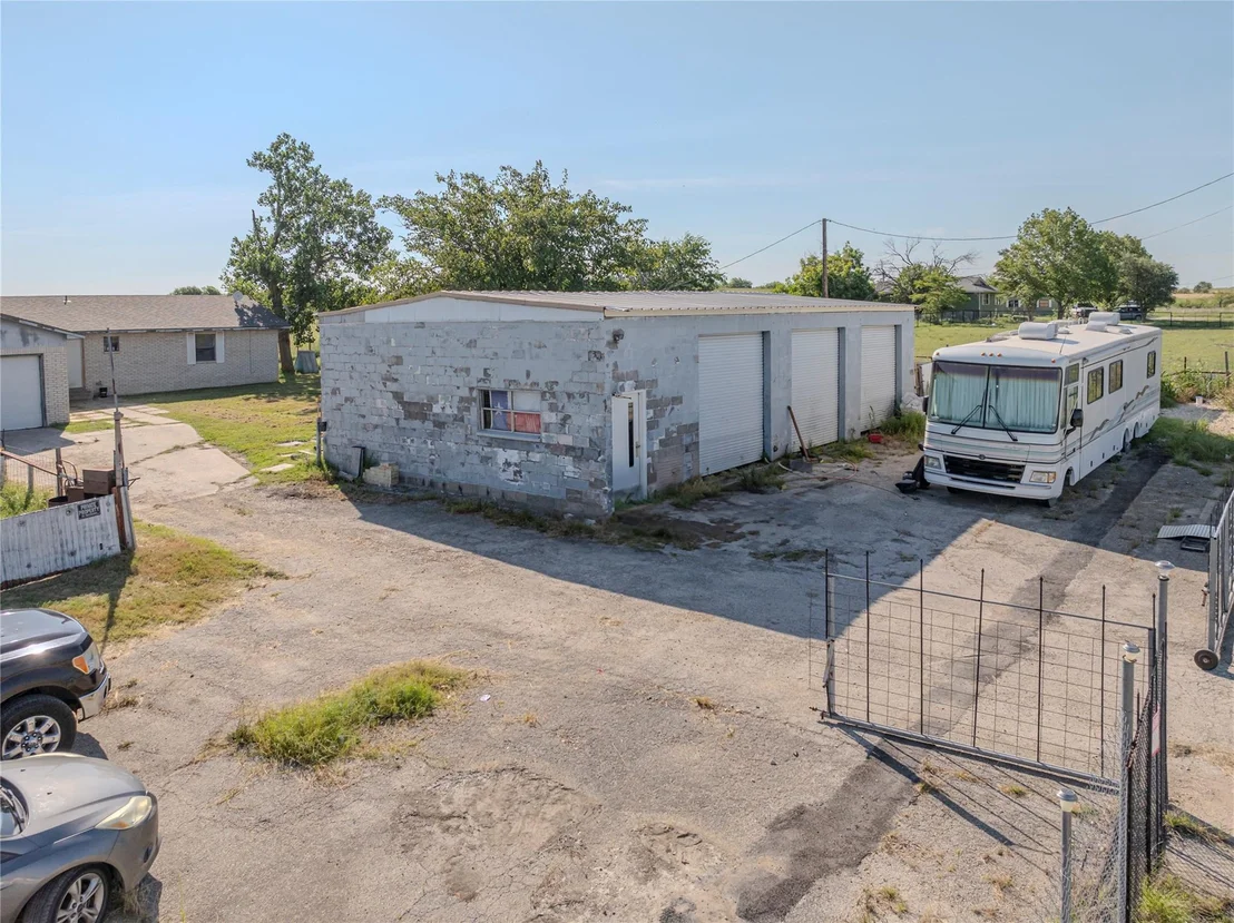 Photo of 9796 E Highway 190 Highway