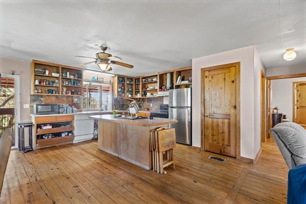 Photo of 3615 Peninsular DR