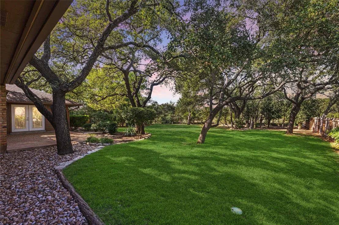 Photo of 1318 Lost Creek BLVD