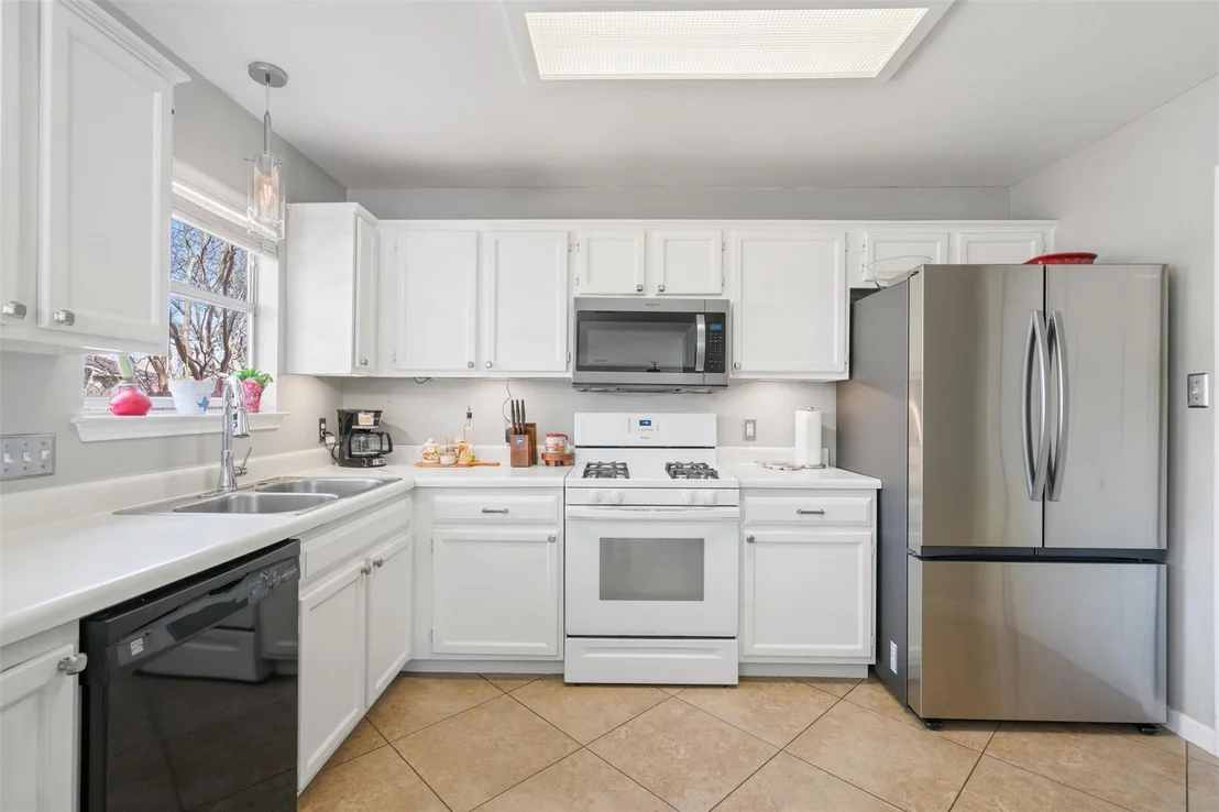 Photo of 1002 Pathfinder WAY