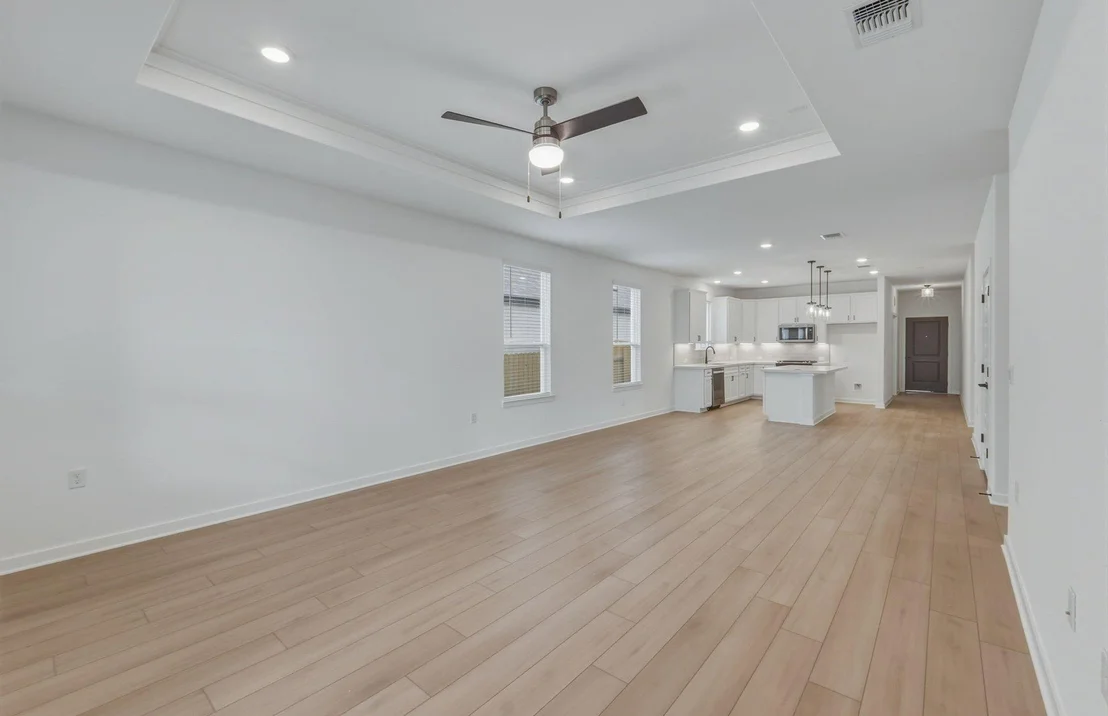 Photo of 124 Adlai Ave
