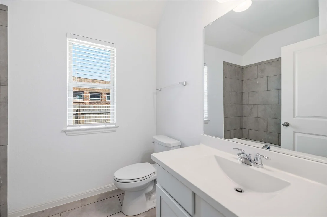 Photo of 707 Allende BND