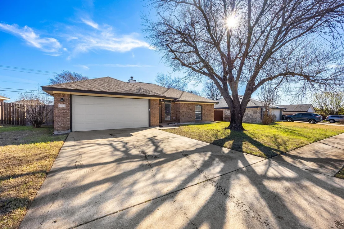 Photo of 5105 Shawn DR